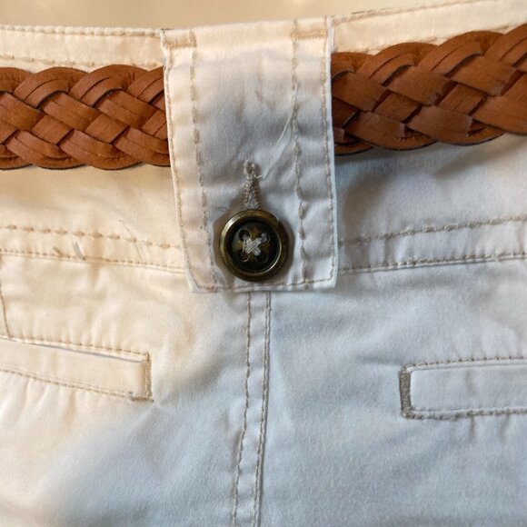 TYTE Jeans SZ 3 White bermuda shorts button details - Picture 4 of 9
